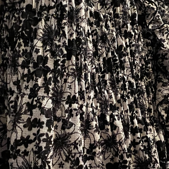 Women’s INC International Concept Black & White Blouse Size L - Picture 14 of 16